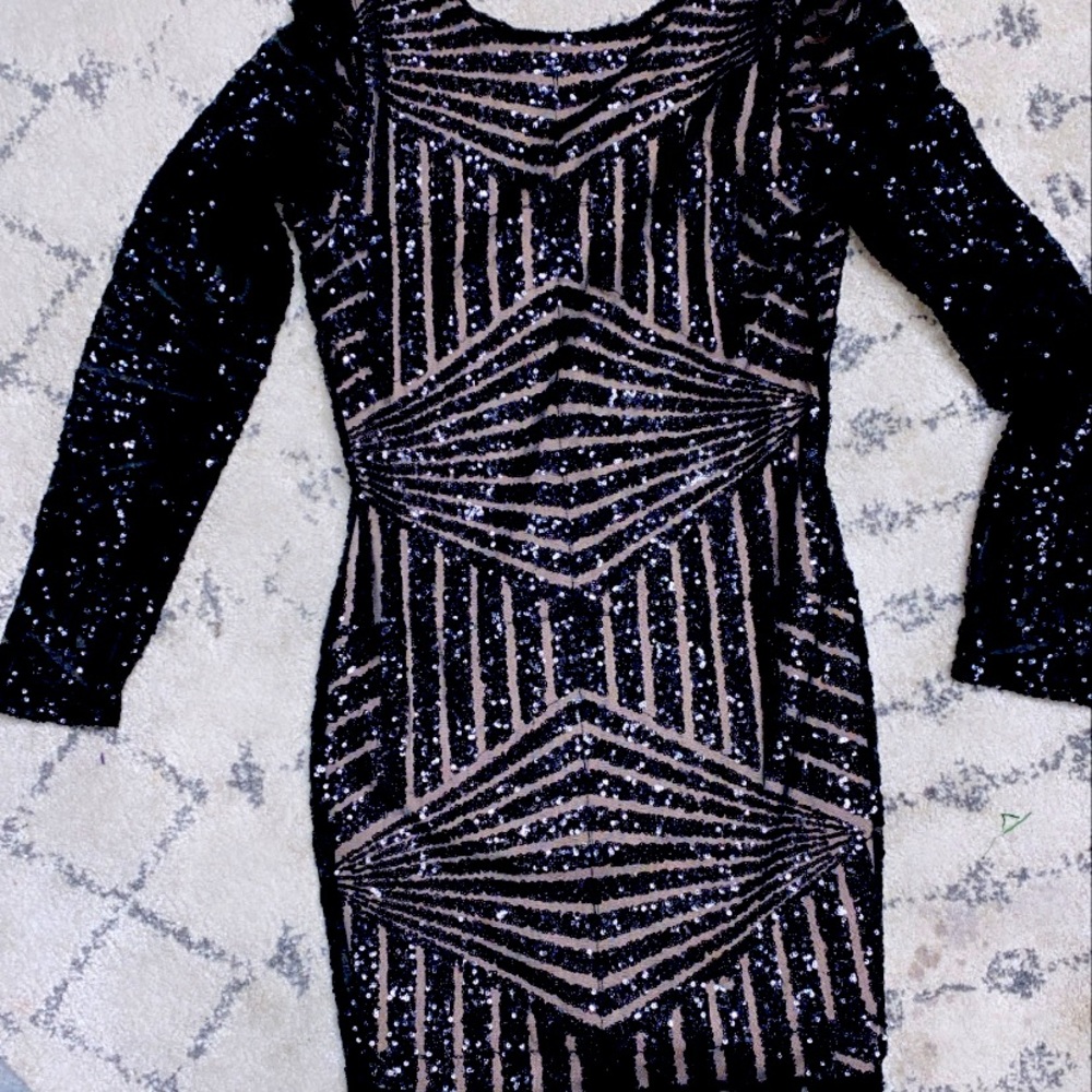 SUPER FUN AND FLATTERING PARTY DRESS